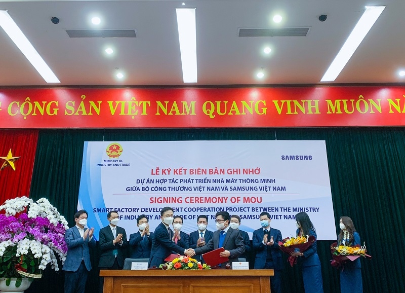 Samsung to help develop smart factories in Vietnam